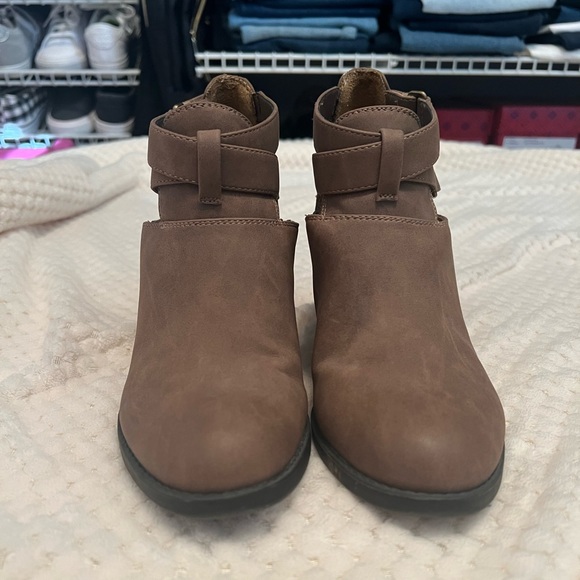 Natural Soul heeled Bootie Size 6 - Picture 5 of 10